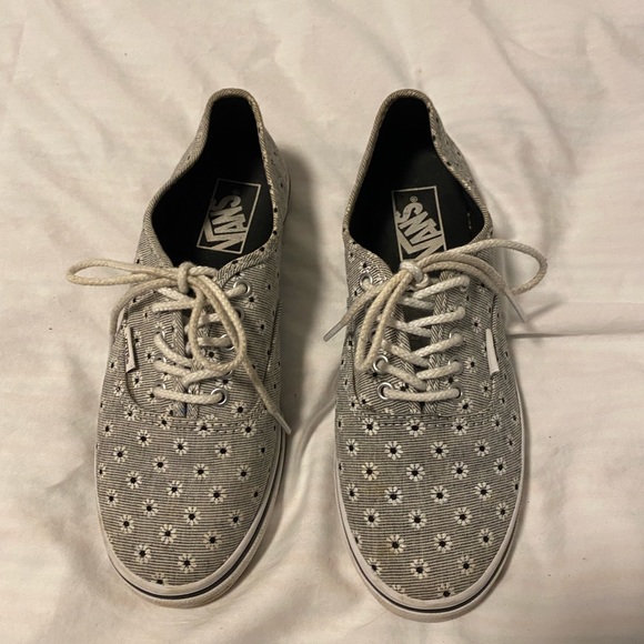 Lace up vans Daisy pattern - Picture 5 of 5